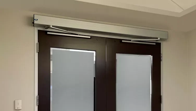 8100-dual-tryonmed-sq-2